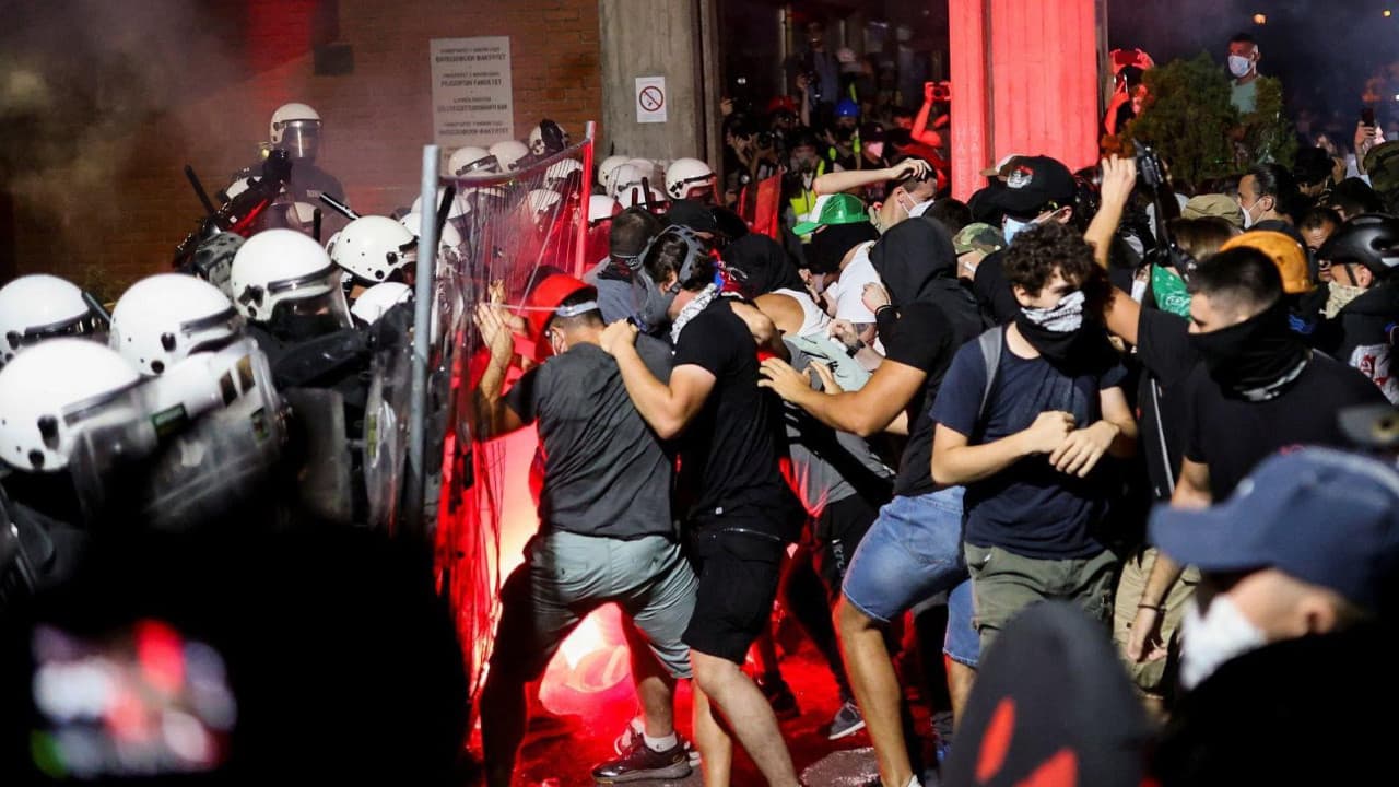 Represija policije - Filozofski fakultet u Novom Sadu 27. 08. 2025.